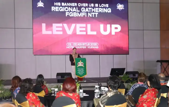 walkot kupang saat memberi sambutan di Outreach Dinner Meeting Full Gospel Business Men's Fellowship International (FGBMFI) Regional Nusa Tenggara Timur di Hotel Harper Kupang, Sabtu (2/8/2025)