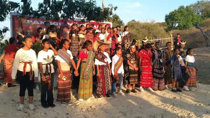 Panggung seni rumah literasi Cakrawala ntt 2025