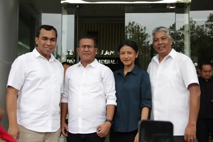 Bupati dan Wakil Bupati Terpilih Kabupaten Kupang, Josef Lede- Aurum Titu Eki (tengah) saat menjalani pemeriksaan kesehatan di Kemendagri, Selasa (17/2/2025) (Foto : Dok.Prokopim Kab.Kpg)