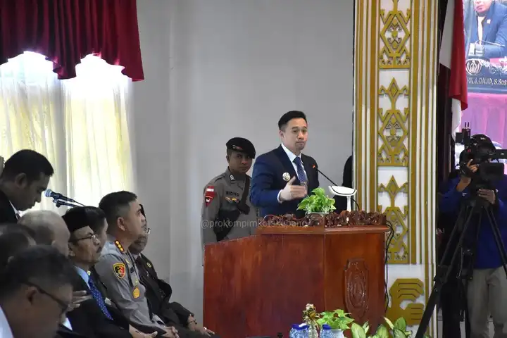 Wali Kota Kupang, dr.Christian Widodo saat menyampaikan pidato perdana di DPRD Kota Kupang, Rabu (5/3/2025).