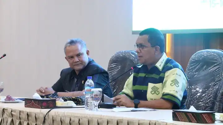 Gubernur NTT, Emanuel Melkiades Laka Lena saat membuka Peparpeda III Tingkat Provinsi NTT di Hotel Pelangi Kupang, Kamis (15/5/2025)