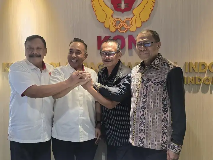 Wakil Gubernur NTT, Johni Asadoma saat menghadiri rapat koordinasi persiapan PON XXII Tahun 2028 di Ruang Rapat KONI Pusat Jakarta, Jumat (27/2/2026)