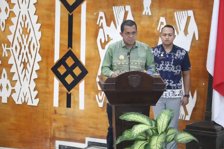 Gubernur NTT, Emanuel Melkiades Laka Lena saat menyampaikan LKPj Tahun Anggaran 2025 dalam Rapat Paripurna DPRD NTT, Kamis (26/3/2026)