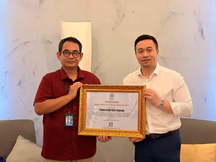 Dinilai Berhasil Atur ASN, Pemkot Kupang Raih Penghargaan dari BKN 