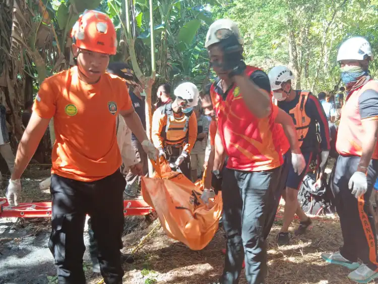Di Kota Kupang, Tim SAR Gabungan Berhasil Evakuasi Korban yang Jatuh ke Limbah Pembuangan Tahu