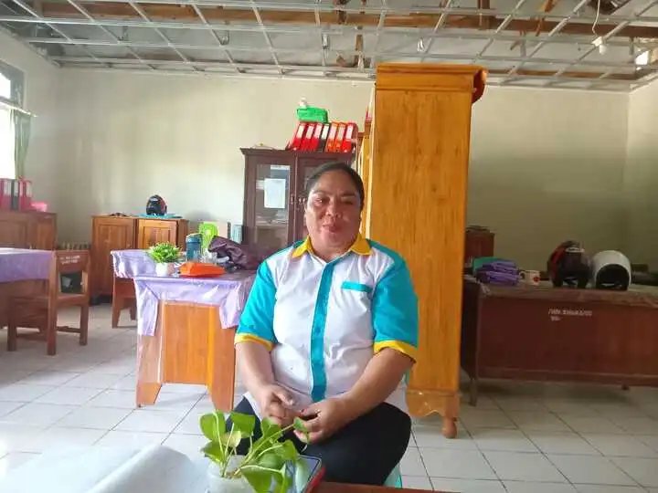 Wakasek Kesiswaan SMA Negeri 8 Kota Kupang, Maria Armi Anek, S.Pd