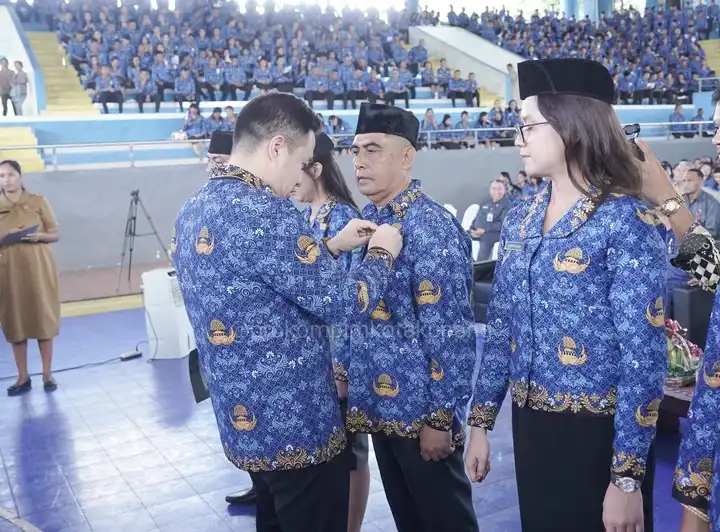 Walkot Christian Widodo serahkan SK kepada P3K tahap 1
