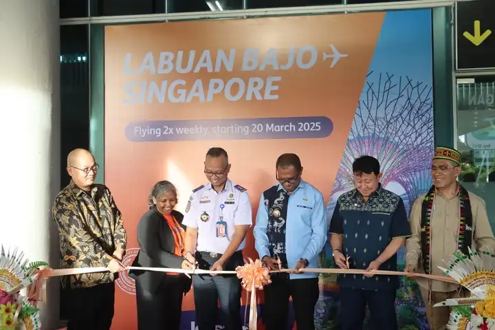 Wakil Gubernur NTT, Johni Asadoma saat melaunching penerbangan perdana Jetstar Asia di Bandara Internasional Komodo Labuan Bajo, Kabupaten Manggarai Barat, Kamis (20/3/2025).