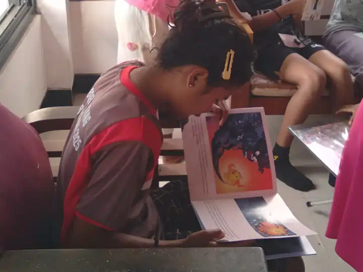 anak baca di taman baca Masyarakat di tilong
