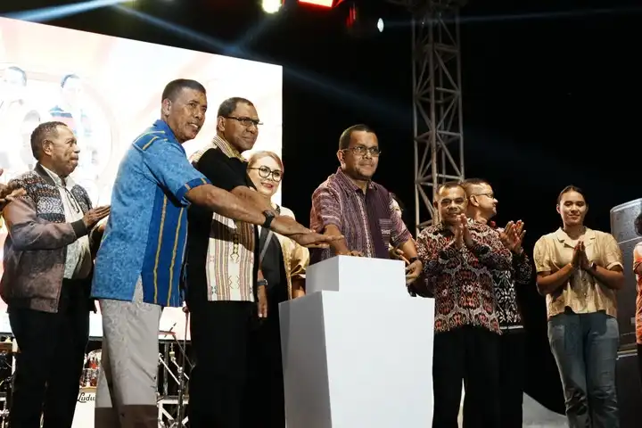 buka pameran hut ke 67 ntt