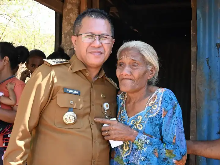 bupati kupang bersama nenek pian