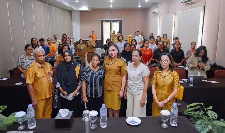 dp3a kota kupang beri pelatihan bagi perempuan penyintas kekerasan