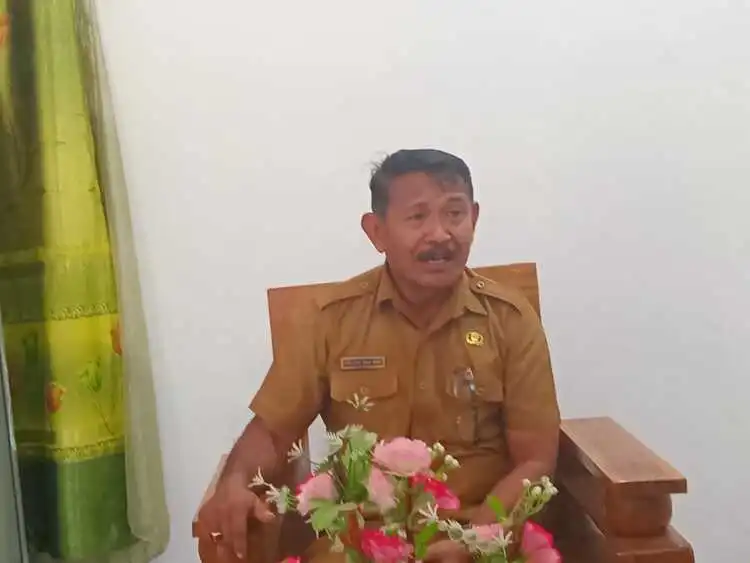 Kepala UPTD SMP Negeri 5 Kupang, Ferderik Mira Tade,S.Pd