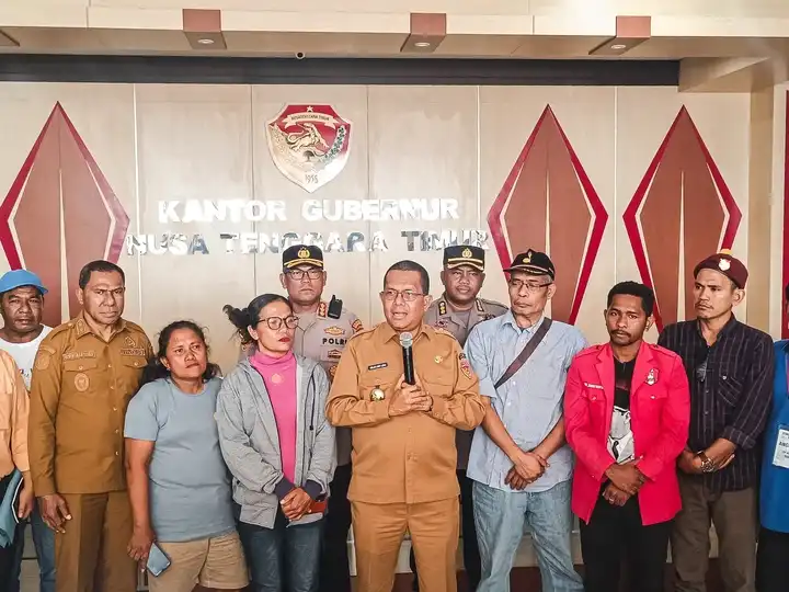 gubernur melki dan wagub Jhoni bersama perwakilan mahasiswa dan supir pikap