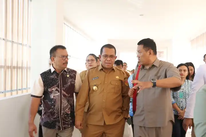 gubernur dan anggota dpd ri tinjau rsup ben boi