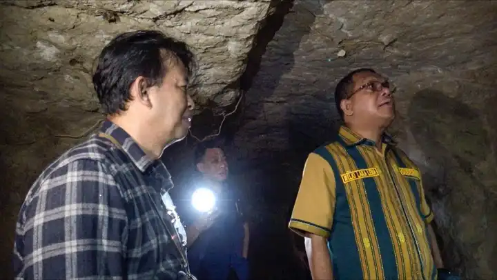 gubernur melki di gua jepang desa baumata