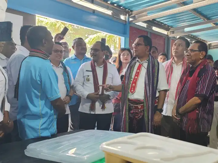 gubernur melki tinjau mbg di alor