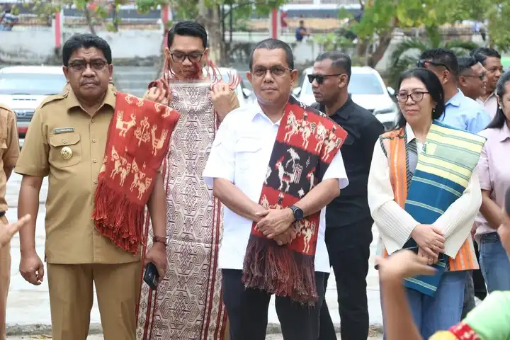 gubernur ntt di SMAN 2 waingapu