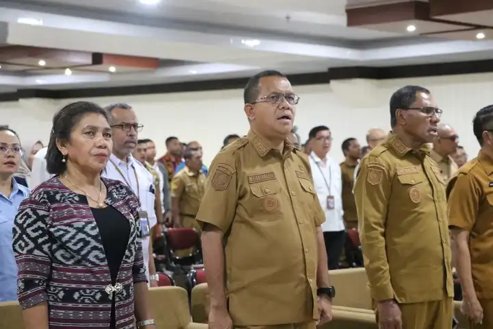 gubernur ntt di rapat kerja pupr 2025