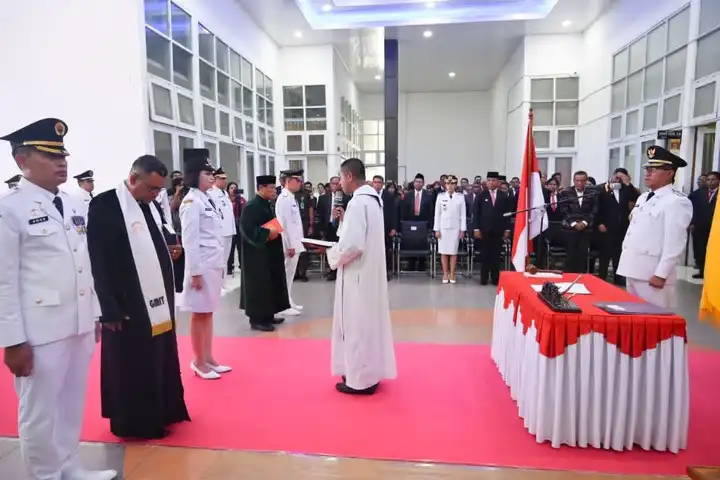 lurah dan camat dari ipdn yang dilantik bupati kupang