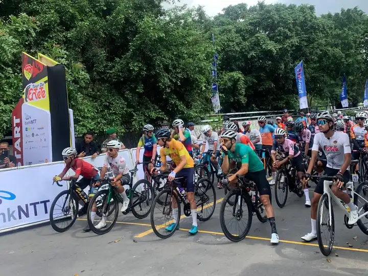pembalap tour de entete dari ende ke nagekeo