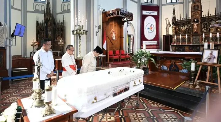 presiden prabowo melayat ke alm. uskup mgr. petrus turang