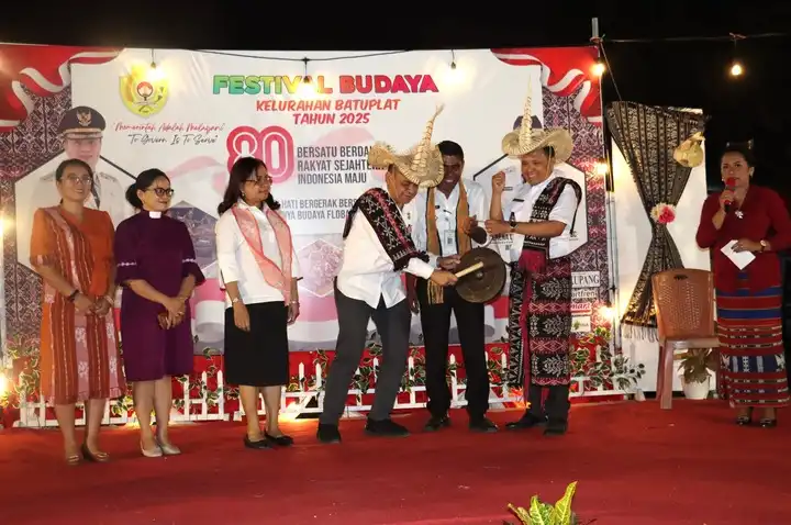 sekda kupang buka festival budaya batuplat