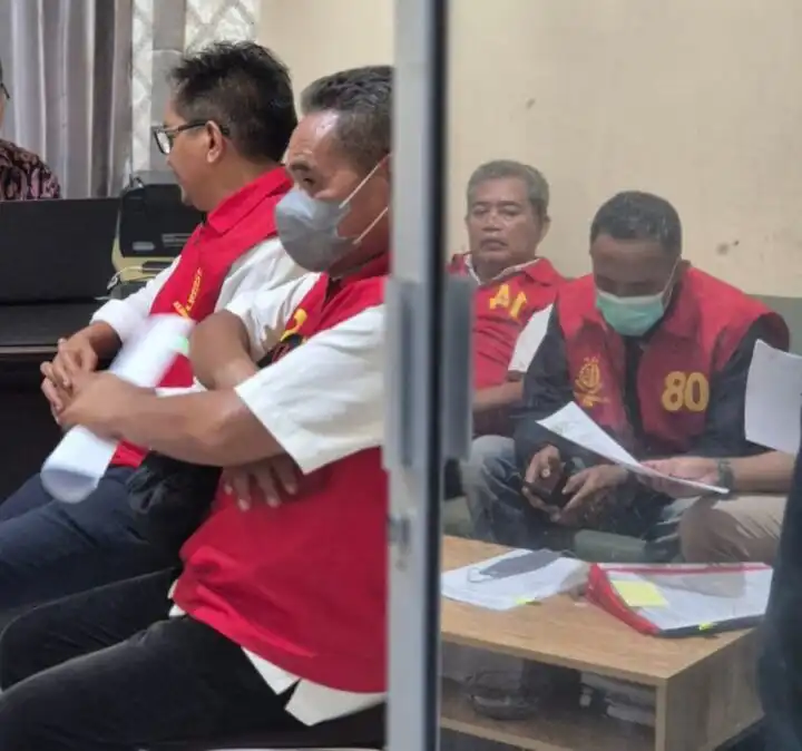 Tersangka korupsi Pembangunan Saluran Irigasi Wae Ces 1 – 4