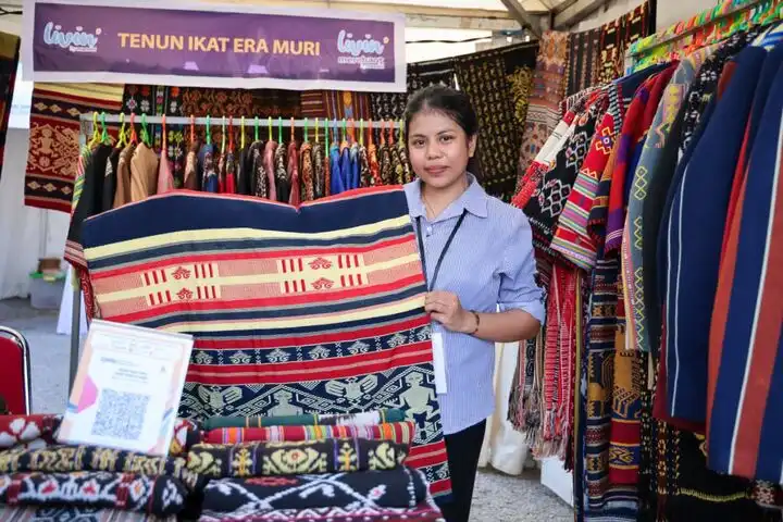 umkm tenun di nttumkm tenun di ntt
