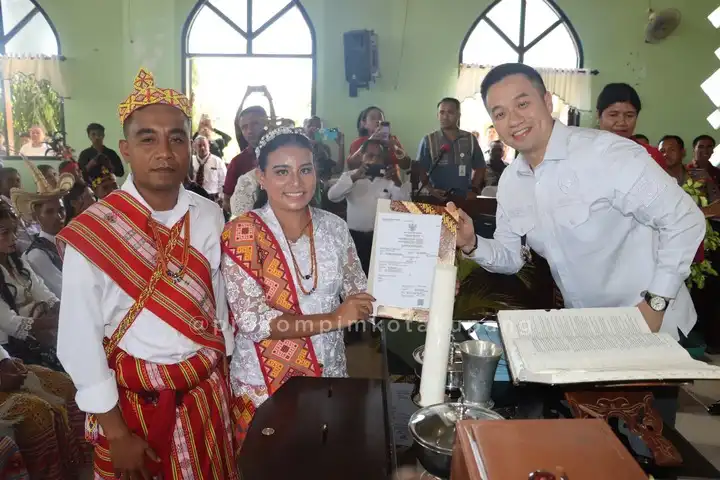 walkot Kupang saat nikah massal di GMIT Bet'el maulafa