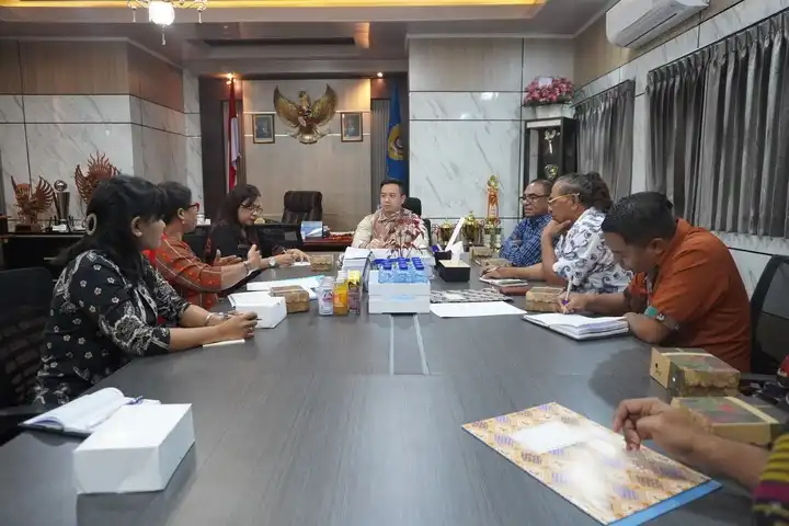 walkot christian bersama pengurus ikada kupang