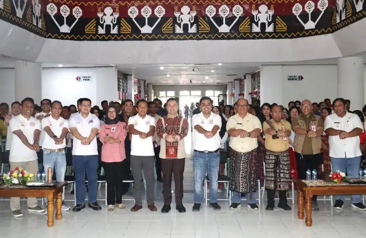 walkot kupang bersama idi saat gelar pelatihan di lantai 1 kantor wali kota kupang
