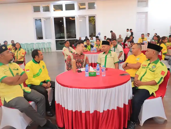 walkot kupang makan malam dengan pemuda katolik