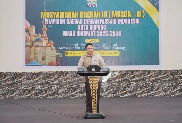 walkot memberi sambutan di Musda III DMI