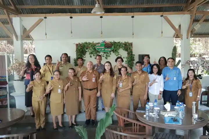wawali kupang bersama kepala sd dan smp